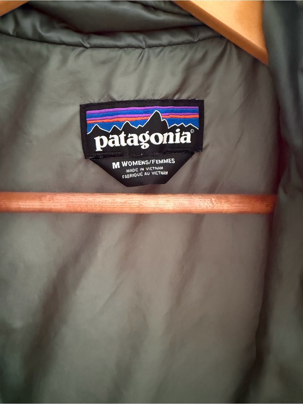 Patagonia Womens Quilted Jacket in Olive Green - Picture 3 of 3